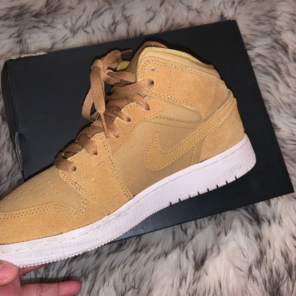 Jordan retro 1 - Golden Harvest Sail